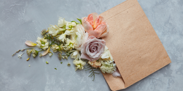 Enveloppes pour les occasions spéciales : comment choisir l'enveloppe idéale pour un mariage, un baptême ou une communion ?